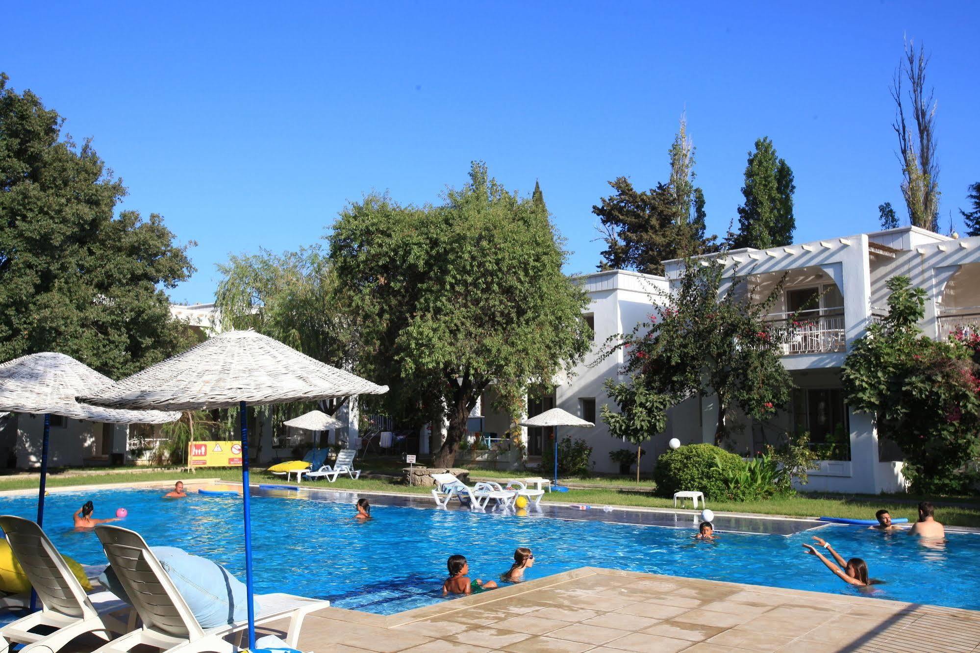 Muskebi Apart Otel Ortakent Esterno foto