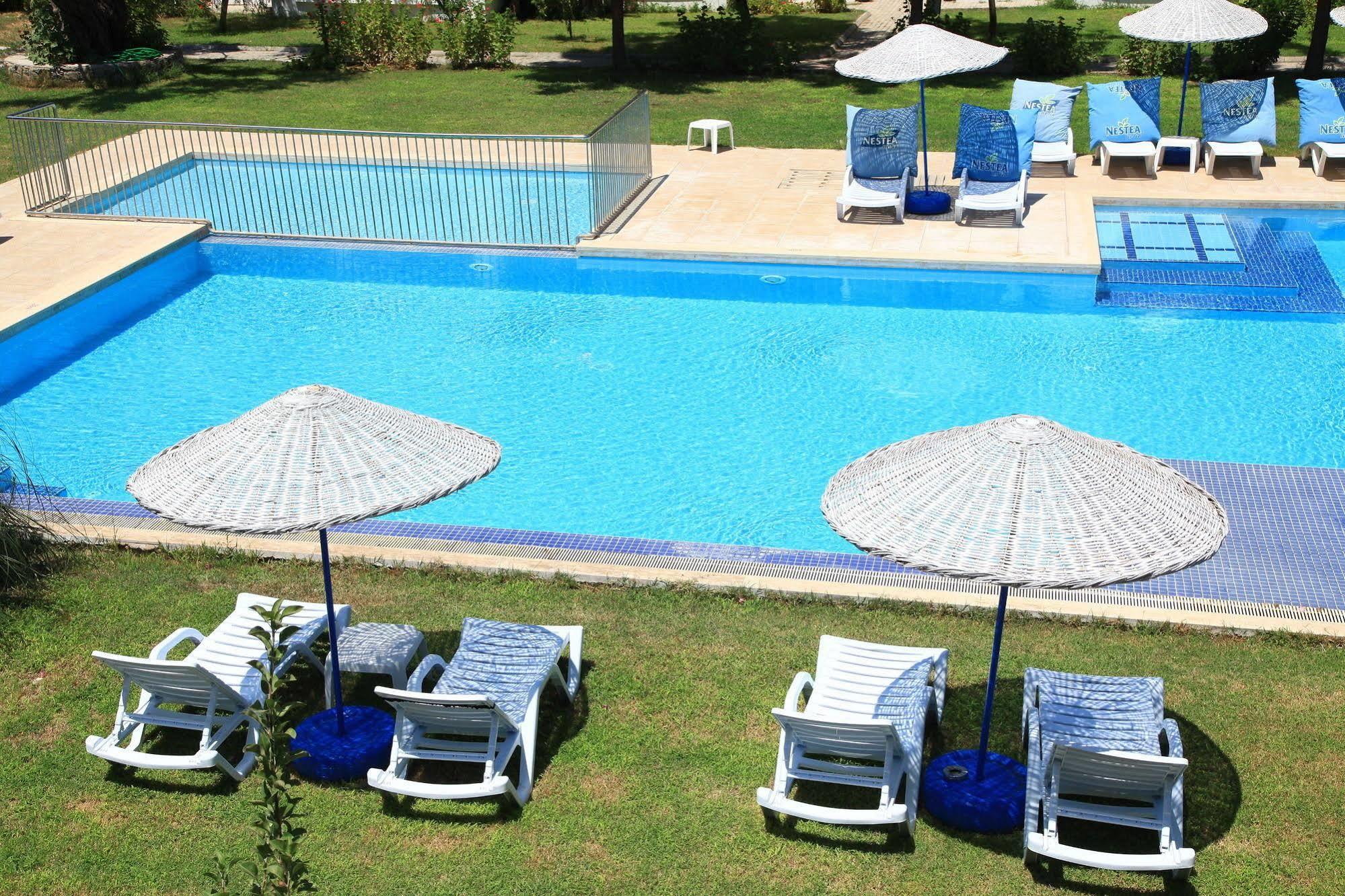 Muskebi Apart Otel Ortakent Esterno foto
