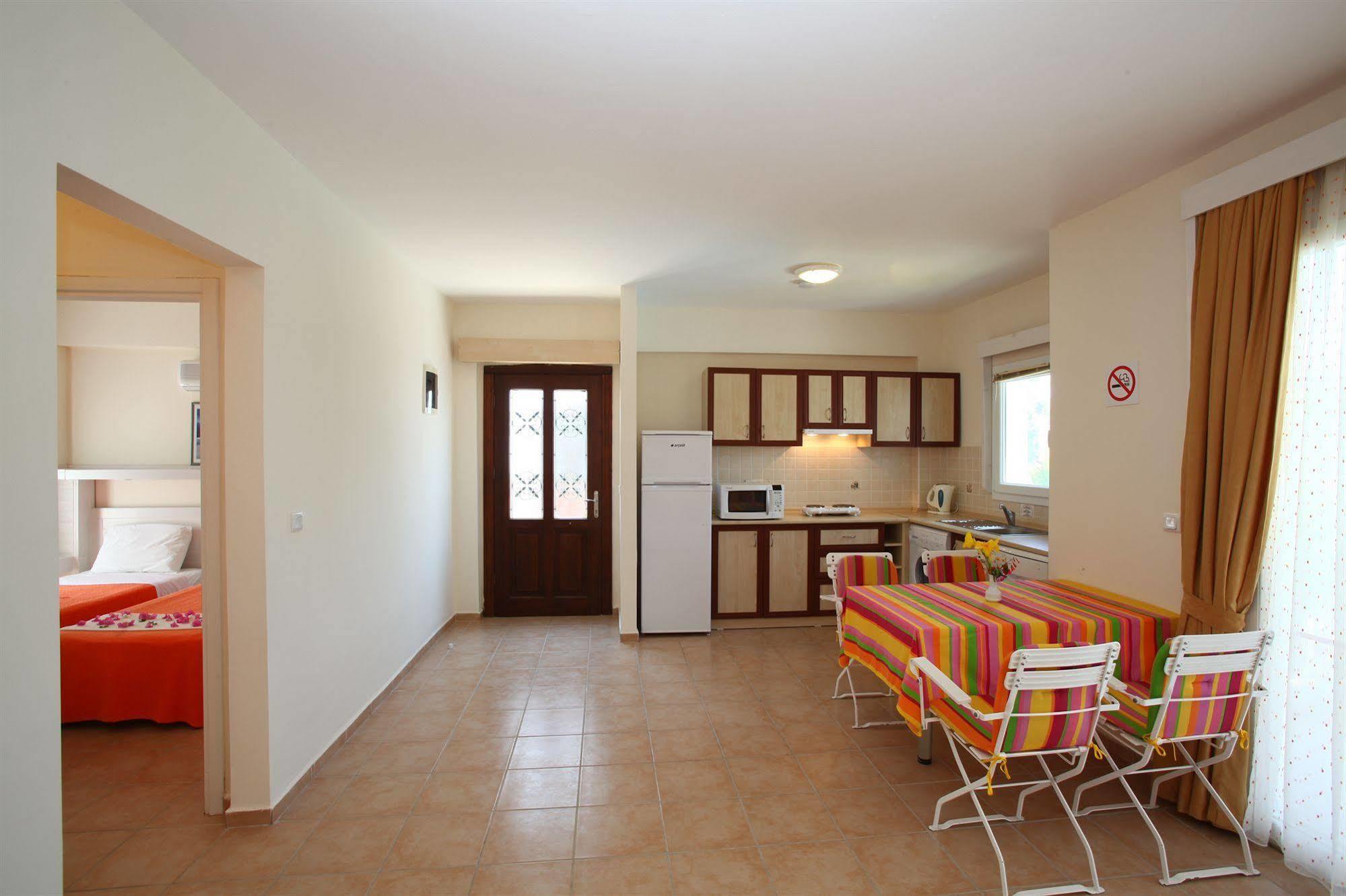 Muskebi Apart Otel Ortakent Esterno foto
